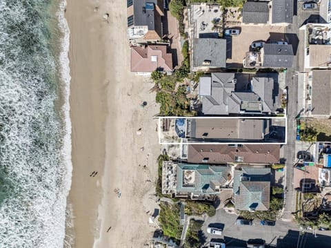 Oceanfront St Anns Beach Laguna Beach Private Beach Stairs To The Sand House in Laguna Beach