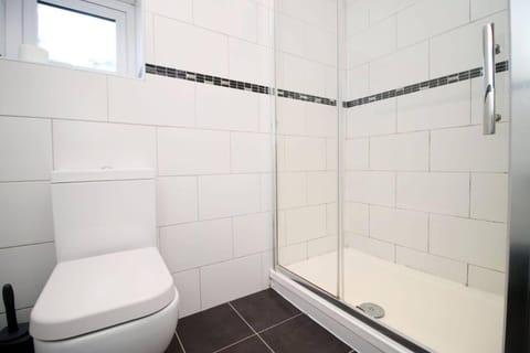 Rustic Retreat Opposite Stadium Apartment in Cardiff