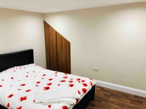 Bed, Photo of the whole room, Bedroom, wardrobe