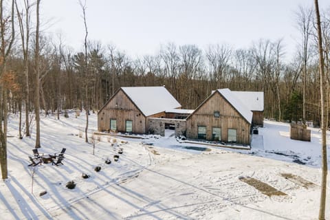 Deep Creek Modern House in Garrett County