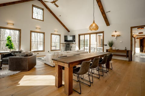 Deep Creek Modern House in Garrett County