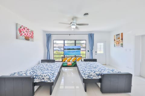 Aventura Ives Family Home House in Ives Estates