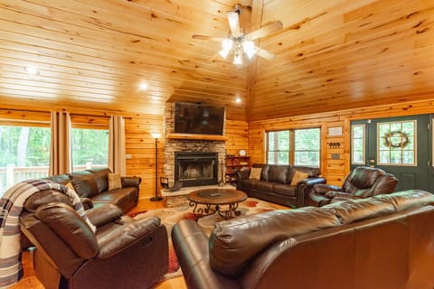 Cozy Cabin by Railey Vacations Cabin in Garrett County