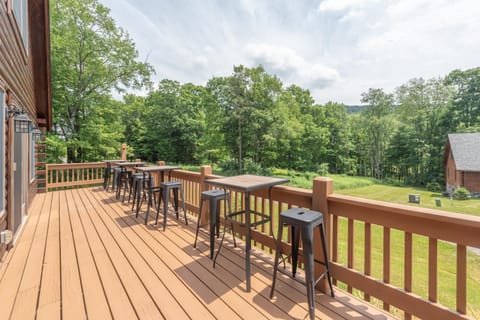 Fantasy Inn by Railey Vacations House in Deep Creek Lake