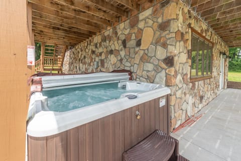 Fantasy Inn by Railey Vacations House in Deep Creek Lake