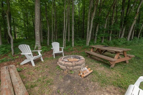 Fantasy Inn by Railey Vacations House in Deep Creek Lake