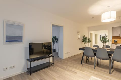 TV and multimedia, Living room, Dining area