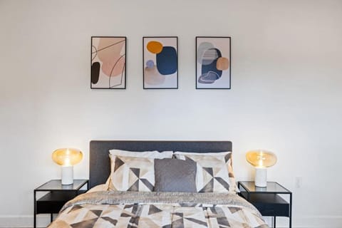 Modern Retreat in Heart of Downtown Mill Valley Apartment in Mill Valley