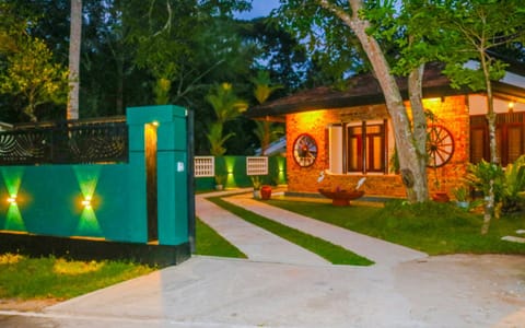 Property building, Spring, Night, Garden, Garden view