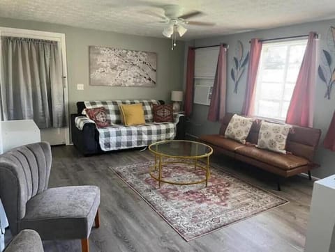 Historic Peaceful Apt near VSU & SGMC Apartment in Valdosta