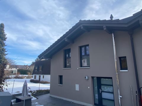 Bell Air-Plus Villa in Neuchâtel