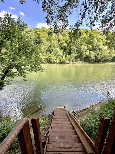 River Relaxation | Riverfront Home| Winchester House in Kentucky