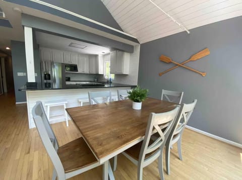 River Relaxation | Riverfront Home| Winchester House in Kentucky