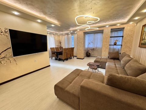 Communal lounge/ TV room, TV and multimedia, Living room, Seating area