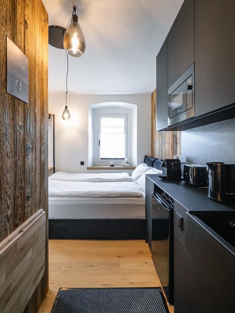Bed, Kitchen or kitchenette, Photo of the whole room, Bedroom