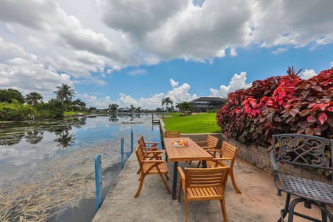 Coastal Heaven Villa RNT-04501 House in Cape Coral