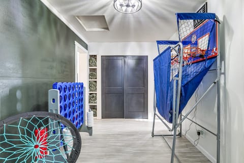 Family Home with Game Room, 1 Mi to Lake Cascade! House in Cascade