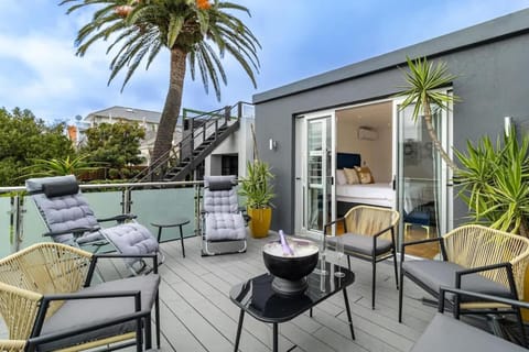 Sunset Oasis 4Bed 3Bath in Sea Point - Hot Tub House in Sea Point