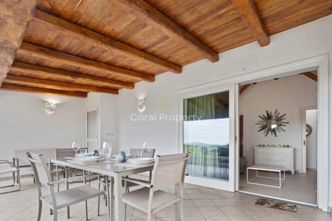 Patio, Dining area