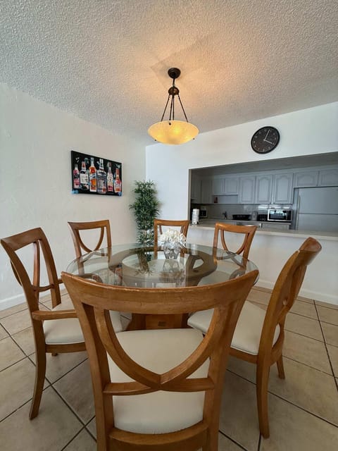 Amazing 2 bd Sunny Isles family apart STR - 01306 Apartment in Sunny Isles Beach