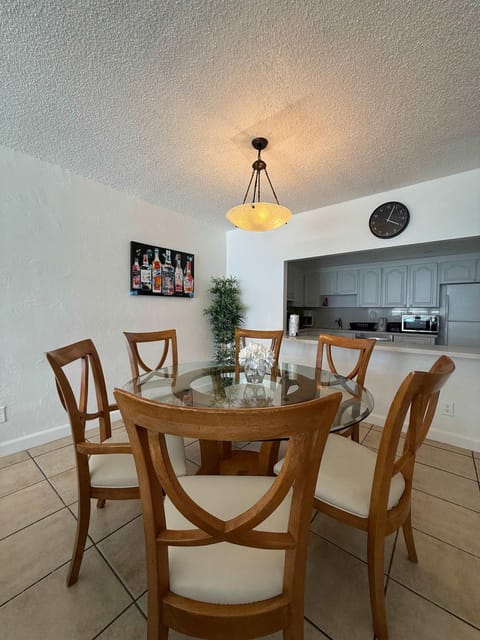 Amazing 2 bd Sunny Isles family apart STR - 01306 Apartment in Sunny Isles Beach