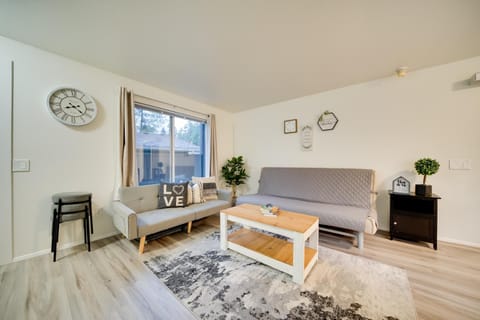 Duplex Group Getaway 3 Mi to Dtwn Bellevue! House in Bellevue