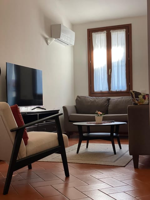 TV and multimedia, Living room, Evening entertainment, air conditioner