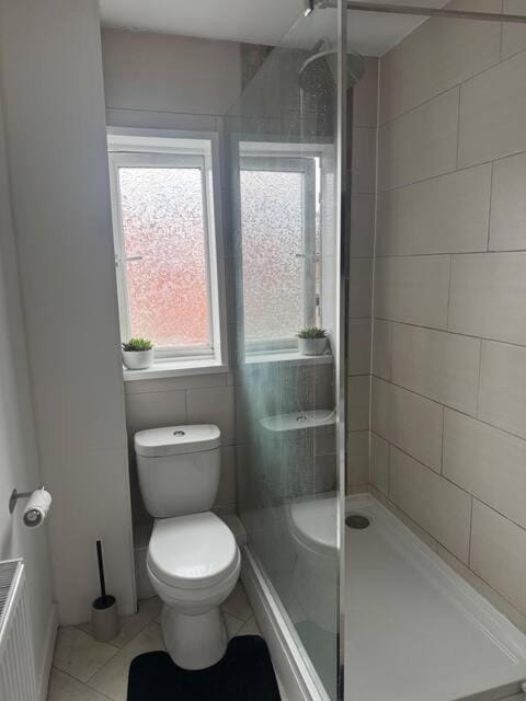 Cozy Room in shared flat 25 minutes away from the city centre Vacation rental in Oldham