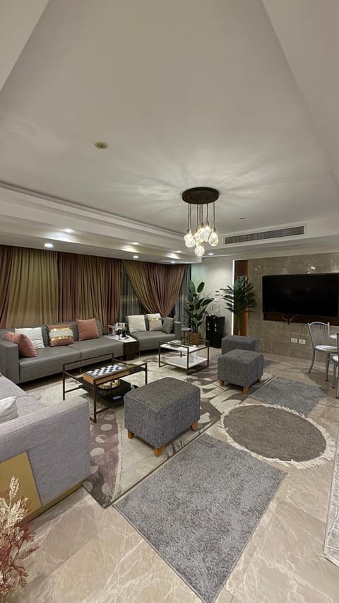 Communal lounge/ TV room, TV and multimedia, Living room, Seating area