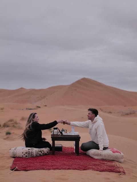 Day, People, Natural landscape, View (from property/room), Living room, Food and drinks, Seating area, Dining area, Guests, Garden view, Landmark view, Mountain view, Drinks, Alcoholic drinks, group of guests