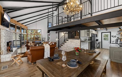 Beautiful Wrightwood Chalet House in Wrightwood