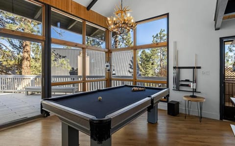 Beautiful Wrightwood Chalet House in Wrightwood