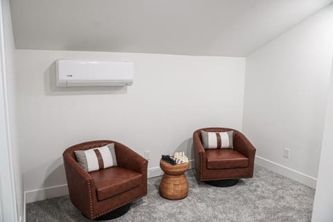 The Pines- Your Luxury Wallace Adventure Base House in Wallace