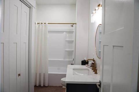 The Pines- Your Luxury Wallace Adventure Base House in Wallace