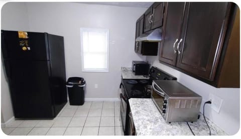 Cozy Small Private Room 3 on McDaniel Street Vacation rental in Atlanta