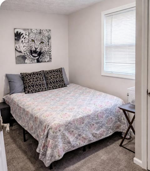 Cozy Small Private Room 3 on McDaniel Street Vacation rental in Atlanta