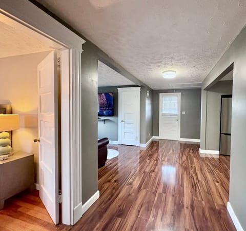 Cozy Apartment Apartment in Waterbury