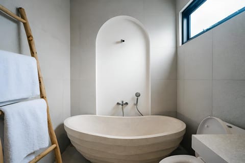 Shower, Toilet, Bathroom, Bath