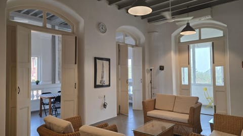 Living room, Seating area, air conditioner