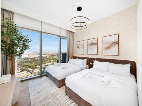 RoyalVista 22 - 4BR with Pool Table at Downtown Views II - Burj Khalifa View Apartment in Dubai