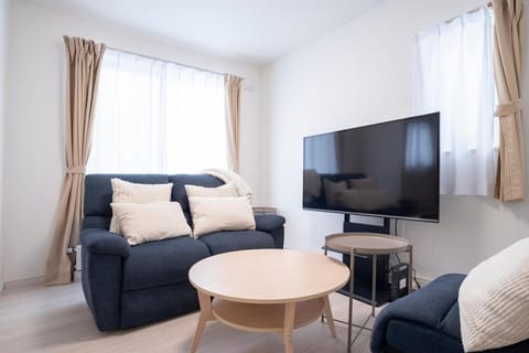 Communal lounge/ TV room, TV and multimedia, Seating area