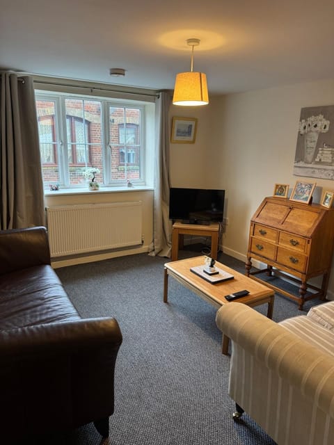 Living room, Photo of the whole room, Seating area