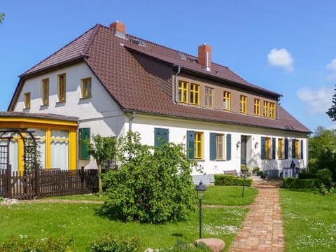 Property building, Day, Garden