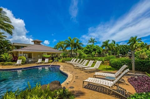Property building, Day, Summer, Garden, Swimming pool