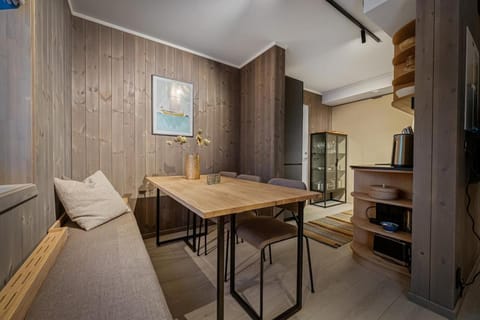 Cozy and modern apartment in Henningsvær Apartment in Lofoten