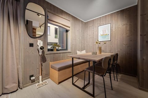 Cozy and modern apartment in Henningsvær Apartment in Lofoten