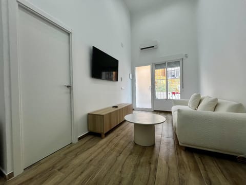 Communal lounge/ TV room, Living room