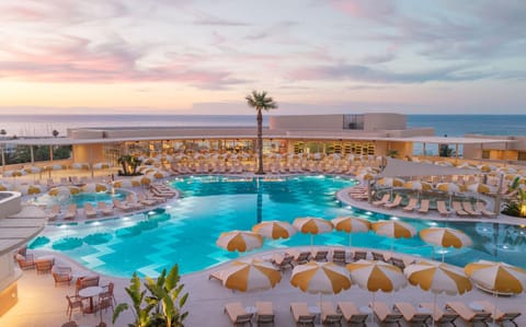 Property building, Pool view, Swimming pool, Sunset, sunbed