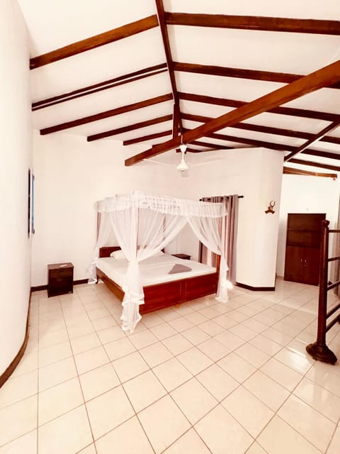 Bedroom, room service, VIP