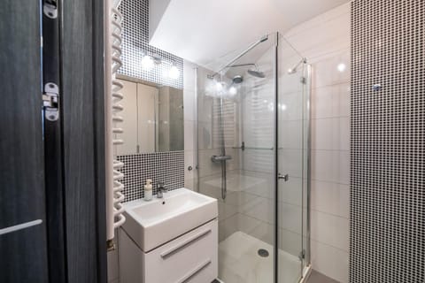 Meadows9 Apartment by Cracovia Prime Apartment in Krakow